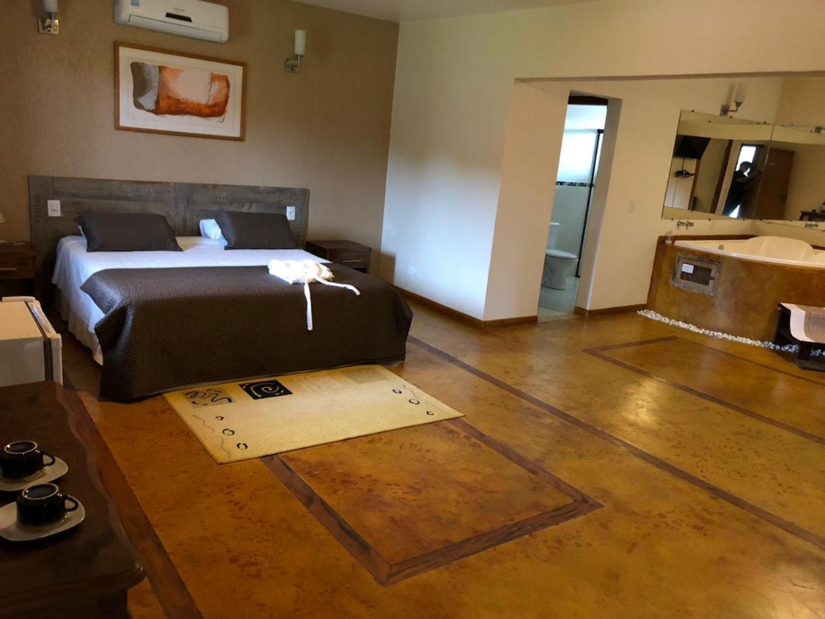 Chappada Hotel อัลโต ปาไรโซ เด โกยาส ภายนอก รูปภาพ