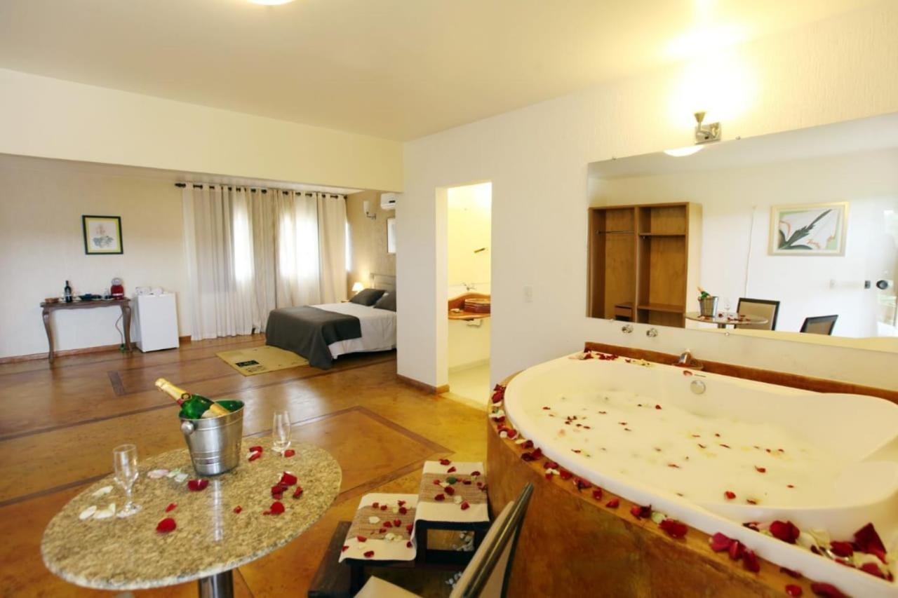 Chappada Hotel อัลโต ปาไรโซ เด โกยาส ภายนอก รูปภาพ
